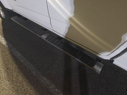 Used 2018 GMC Canyon SLT image 7