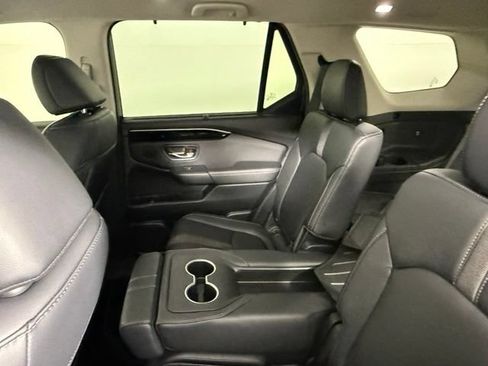 Used 2025 Honda Pilot EX-L image 39