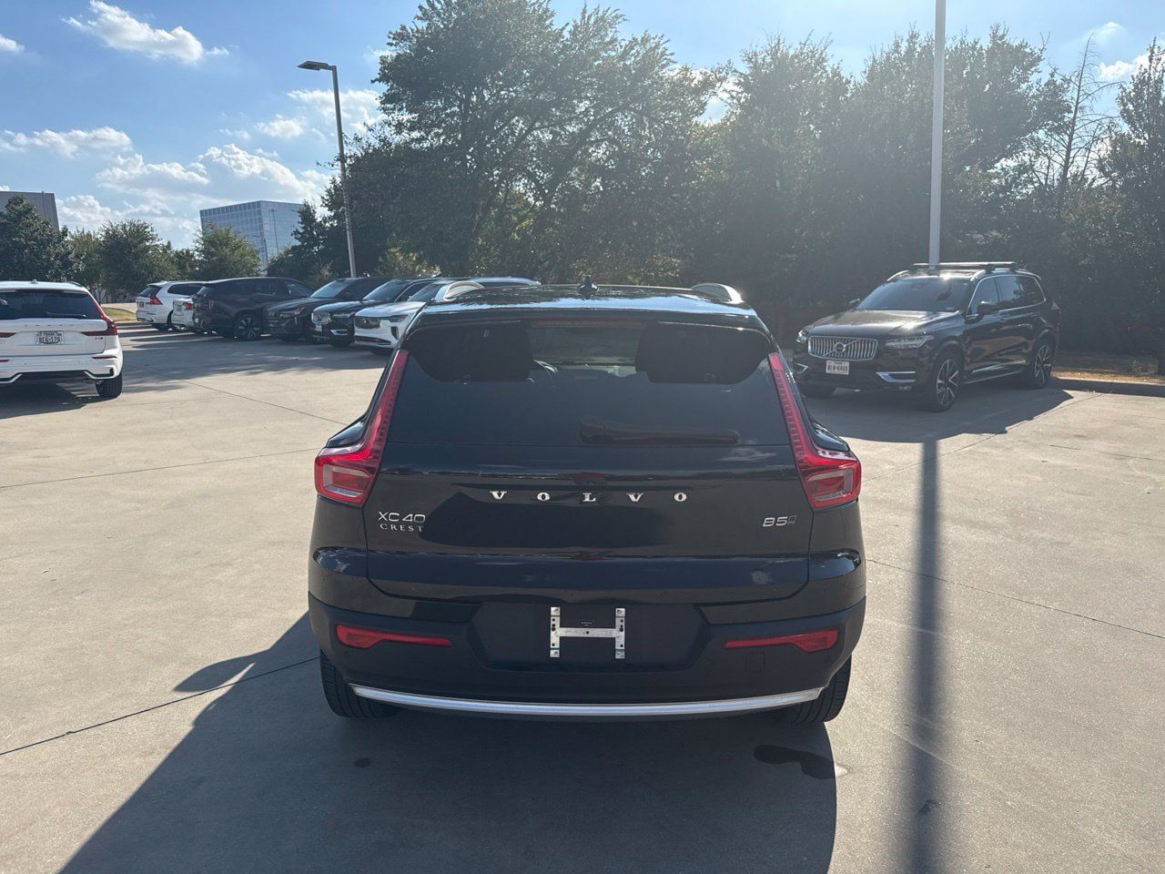 Used 2023 Volvo XC40 B5 Plus w/ Protection Package Premier AWD/4WD image 6