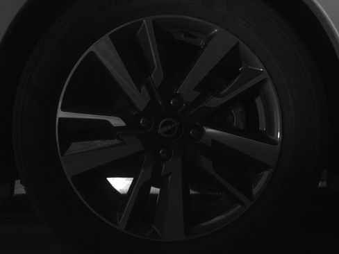 Used 2025 Nissan Versa SV image 13