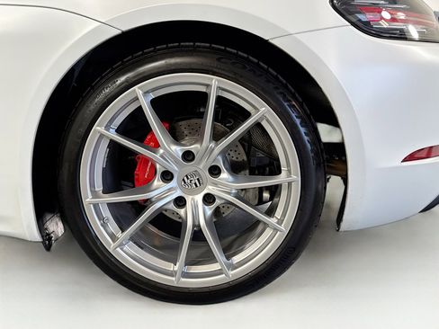 Used 2022 Porsche 718 Boxster S image 24