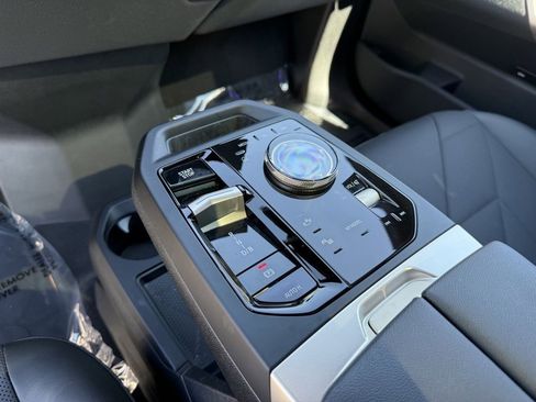 Used 2025 BMW iX xDrive50 image 26