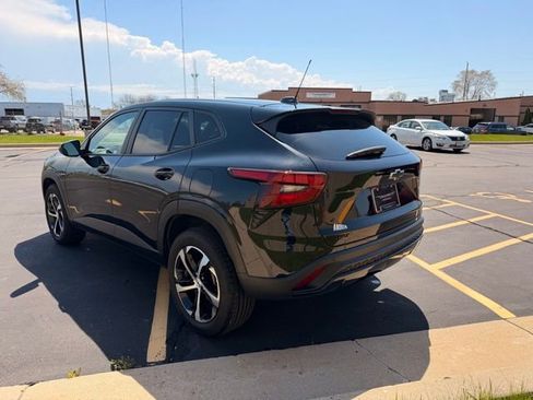 Used 2024 Chevrolet Trax RS w/ Driver Confidence Package image 6