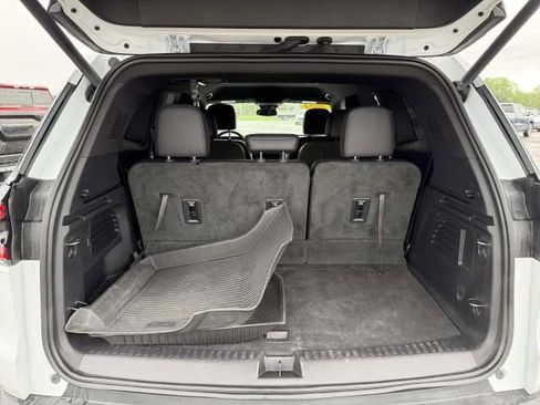 Used 2024 GMC Acadia Elevation w/ Trailering Package AWD/4WD image 9