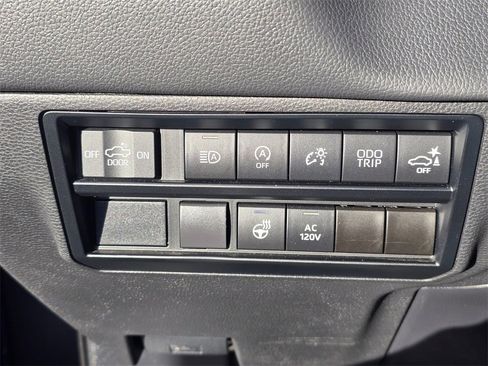 Used 2023 Toyota Tundra Limited image 25