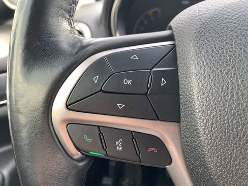 Used 2018 Jeep Grand Cherokee High Altitude image 17