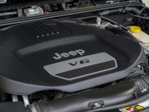 Used 2016 Jeep Wrangler Rubicon AWD/4WD image 61