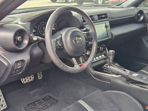 Used 2023 Toyota GR86 Premium RWD image 12
