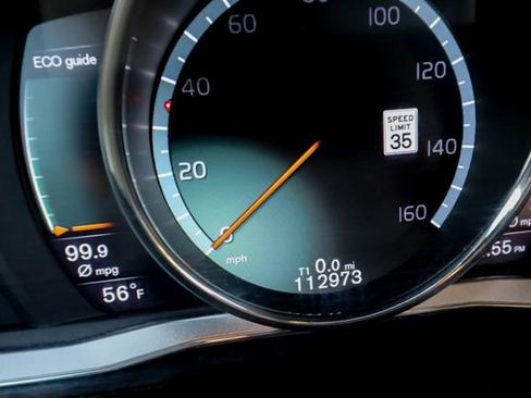 Used 2016 Volvo XC70 T5 Platinum image 3