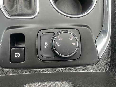 Used 2018 Chevrolet Traverse LT image 39