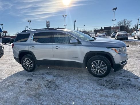 Used 2019 GMC Acadia SLE image 6
