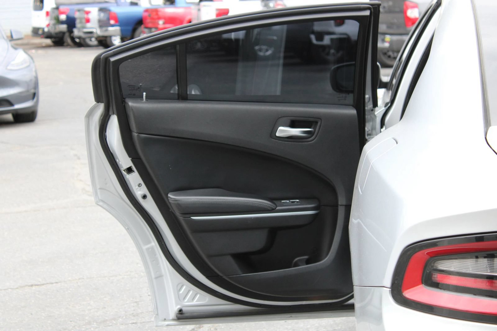 Used 2021 Dodge Charger SXT w/ Leather Interior Group RWD image 15
