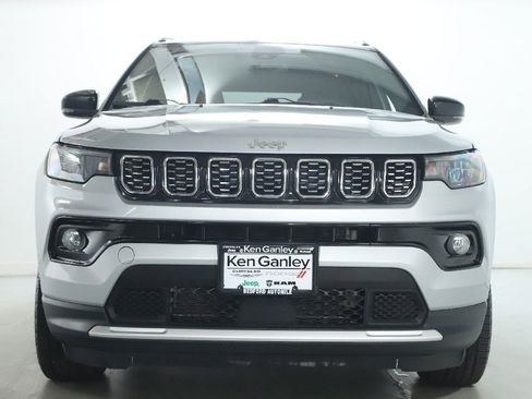 Used 2025 Jeep Compass Limited AWD/4WD image 5