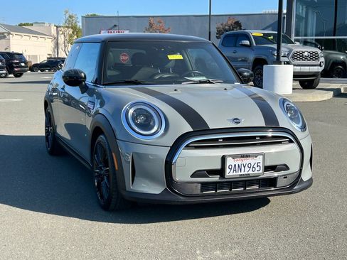 Used 2022 MINI Cooper 2-Door Hardtop image 7