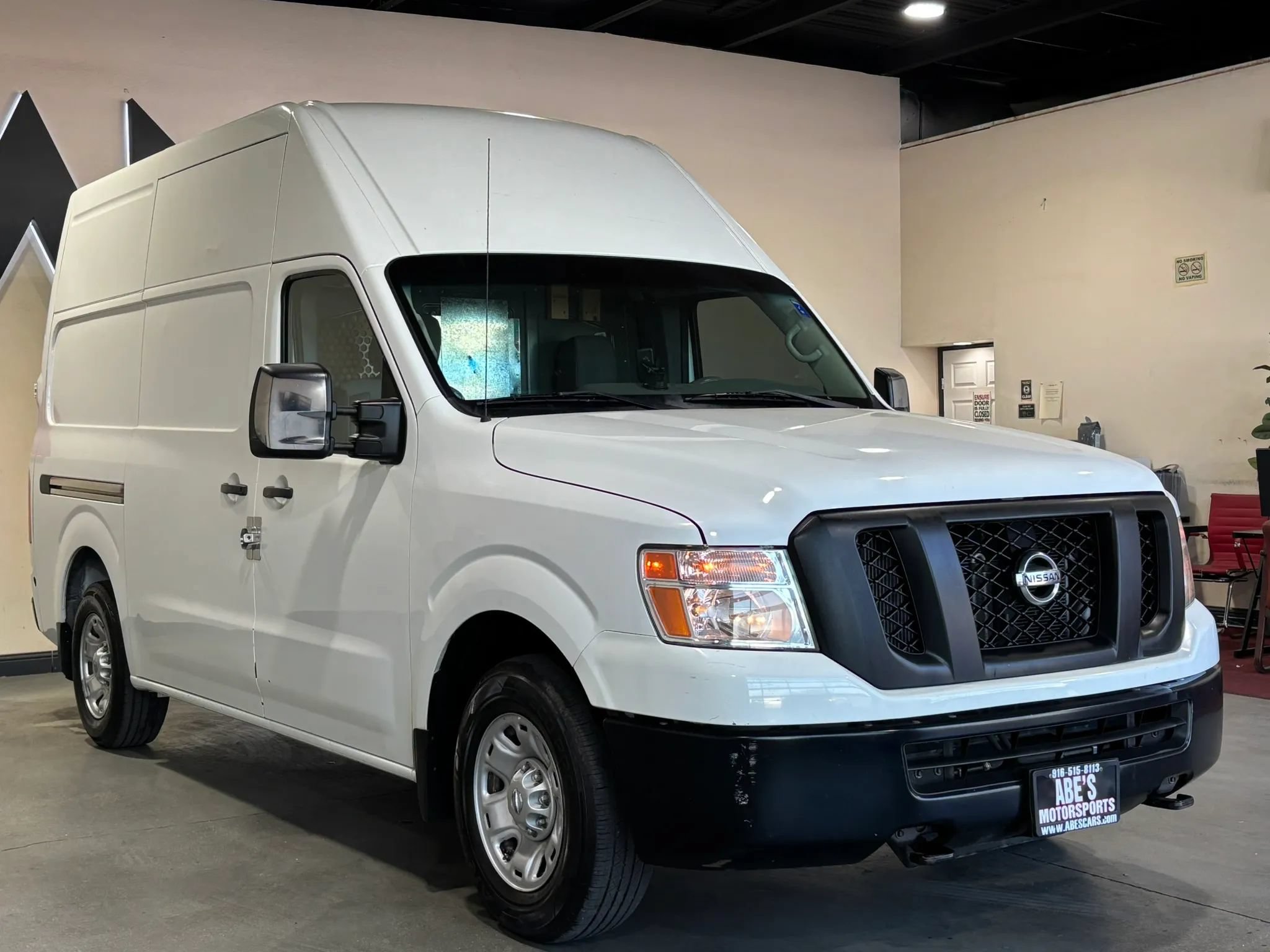 Used 2020 Nissan NV 2500 SV RWD image 2