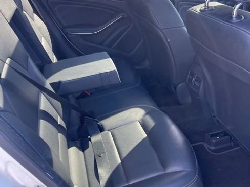 Used 2017 Mercedes-Benz GLA 250 image 6