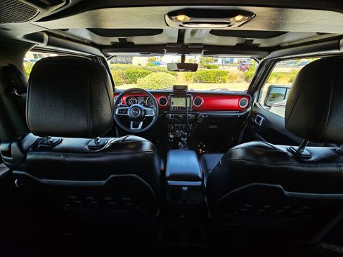 Used 2023 Jeep Wrangler Rubicon AWD/4WD image 26