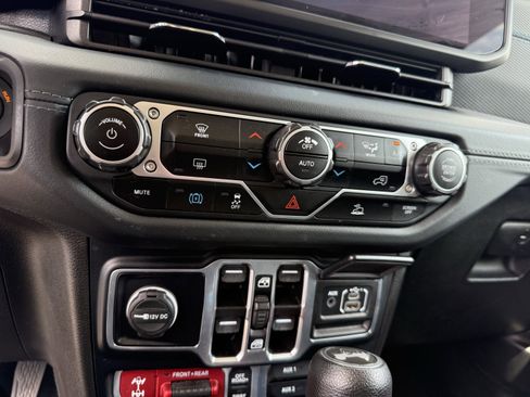 Used 2024 Jeep Wrangler Unlimited Rubicon 4xe image 8