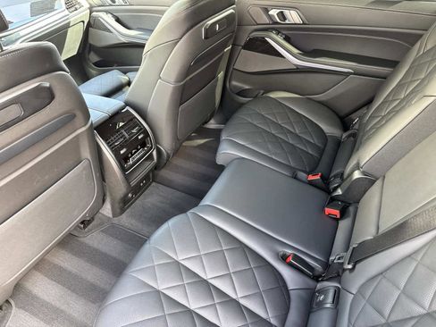 Used 2025 BMW X7 xDrive40i w/ M Sport Package image 14