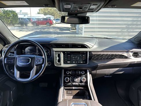 Used 2024 GMC Yukon XL Denali image 14