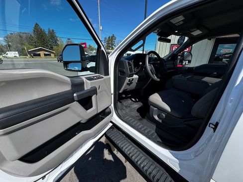 Used 2022 Ford F250 XLT AWD/4WD image 9