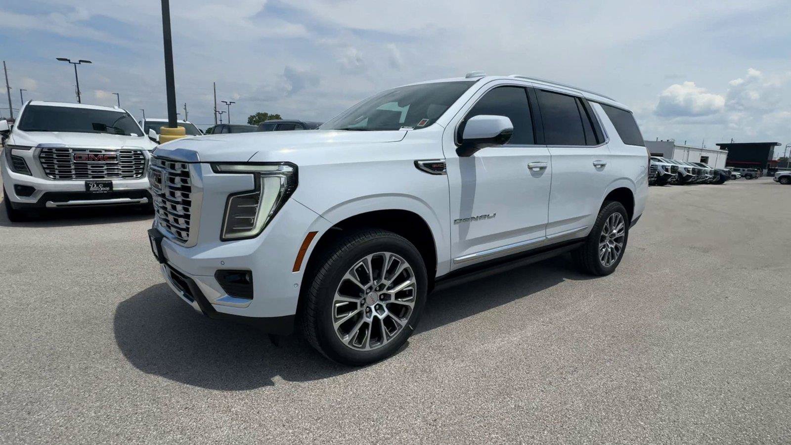 New 2026 GMC Yukon Denali w/ Denali Reserve Package AWD/4WD image 4