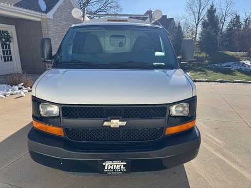 Used 2011 Chevrolet Express 3500 image 9