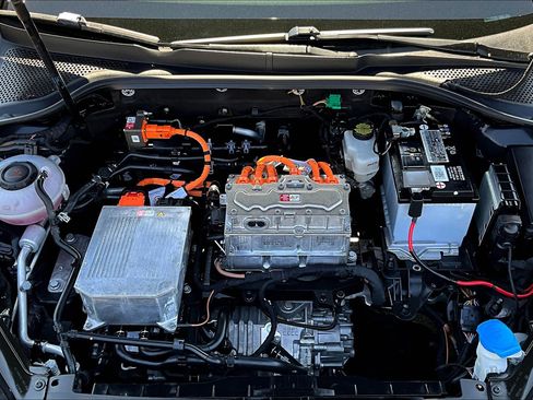 Used 2013 Volkswagen GTI 4-Door image 31