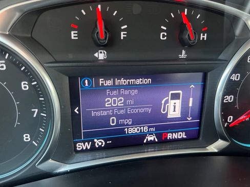 Used 2020 Chevrolet Equinox LT w/ LPO, Floor Liner Package FWD image 18