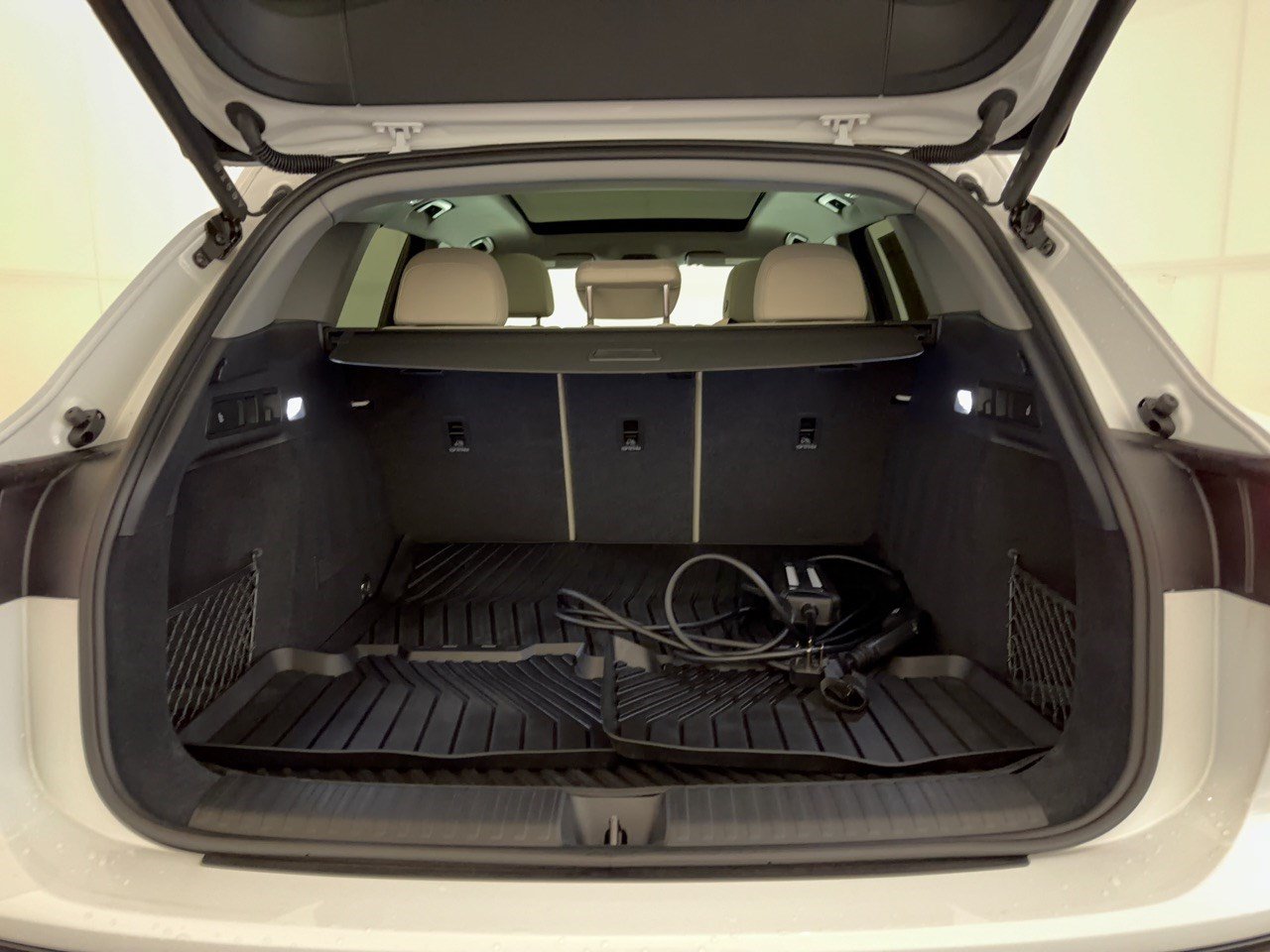 Certified 2025 Audi Q6 e-tron Premium w/ Convenience Package RWD image 28