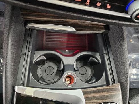 Used 2019 BMW 530i xDrive image 13