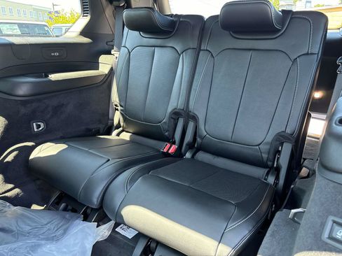 Used 2024 Jeep Grand Cherokee L Overland AWD/4WD image 7