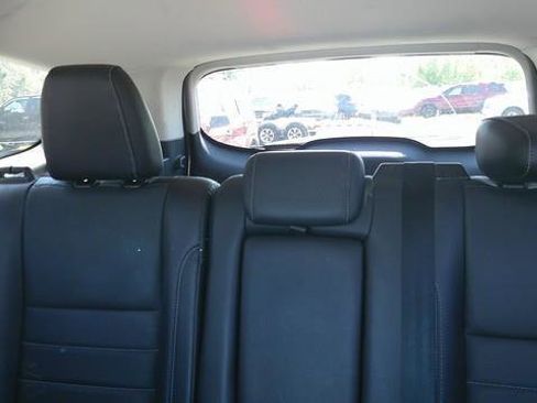 Used 2016 Ford Escape SE w/ SE Leather Comfort Package AWD/4WD image 8