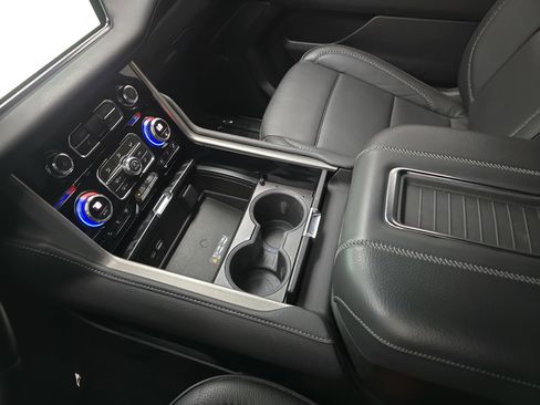 Used 2023 GMC Yukon Denali w/ Denali Reserve Package image 26