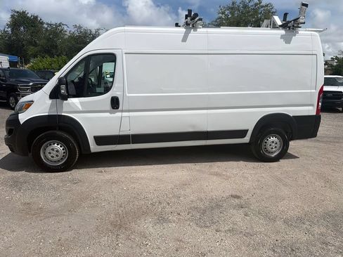 Used 2024 RAM ProMaster 2500 FWD image 2