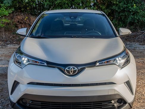 Used 2018 Toyota C-HR XLE FWD image 8