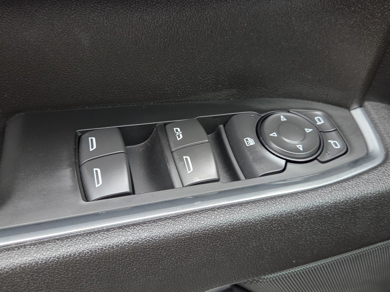 Used 2026 Chevrolet Silverado 1500 RST w/ RST Select Package RWD image 13