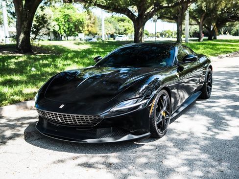 Used 2024 Ferrari Roma RWD image 2