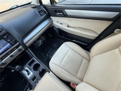 Used 2015 Subaru Outback 2.5i Premium AWD/4WD image 9