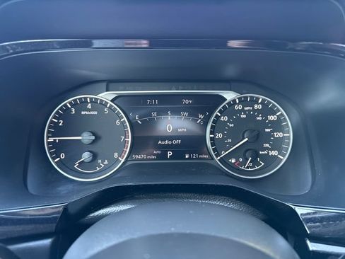 Used 2023 Nissan Pathfinder SL w/ Lighting Package (N92) AWD/4WD image 5