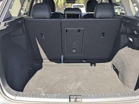 Used 2024 Volkswagen Taos SE image 7