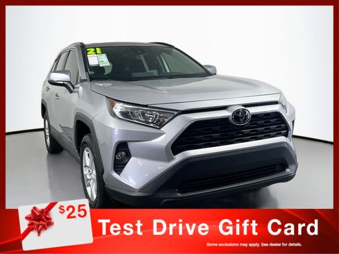 Used 2021 Toyota RAV4 XLE w/ Convenience Package FWD image 1