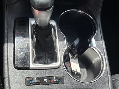 Used 2019 Toyota Highlander Limited FWD image 13
