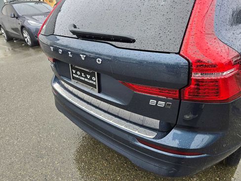 Used 2022 Volvo XC60 B5 Momentum w/ Climate Package image 15