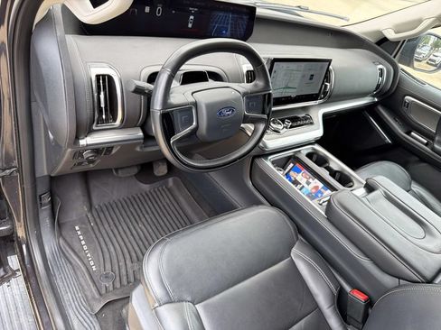 Used 2025 Ford Expedition Max Platinum AWD/4WD image 23