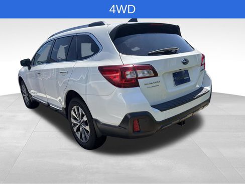 Used 2019 Subaru Outback 2.5i Touring AWD/4WD image 3