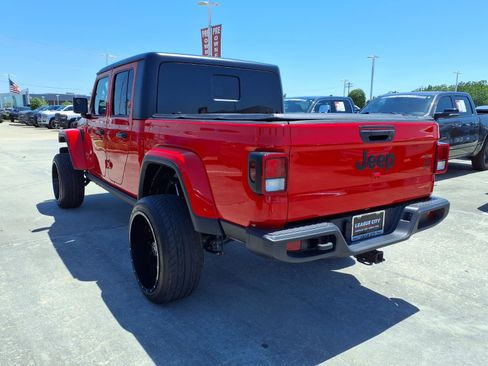 Used 2023 Jeep Gladiator Sport AWD/4WD image 2