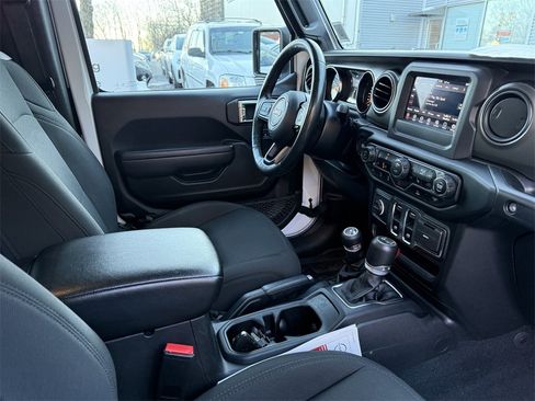 Used 2022 Jeep Wrangler Willys image 22