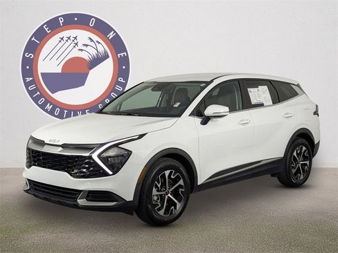 Used 2023 Kia Sportage EX image 2