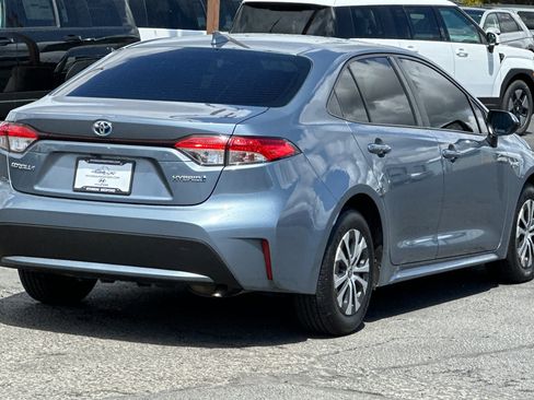 Used 2021 Toyota Corolla LE FWD image 4